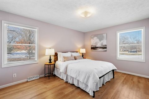 Tiny photo for 33430 N Hunt Club Road, Libertyville, IL 60048 (MLS # 12567102)