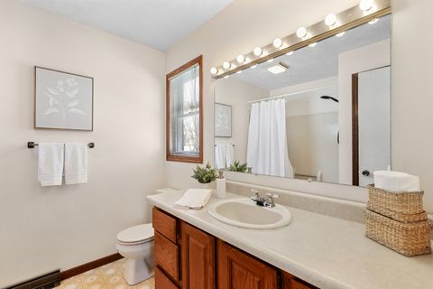 Tiny photo for 33430 N Hunt Club Road, Libertyville, IL 60048 (MLS # 12567102)