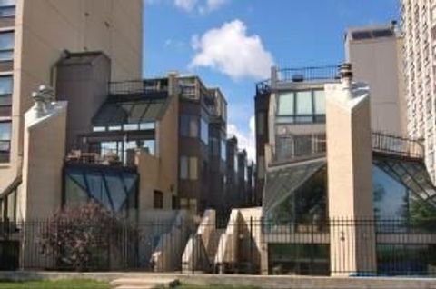 5747 N Sheridan Road E Chicago IL 60660