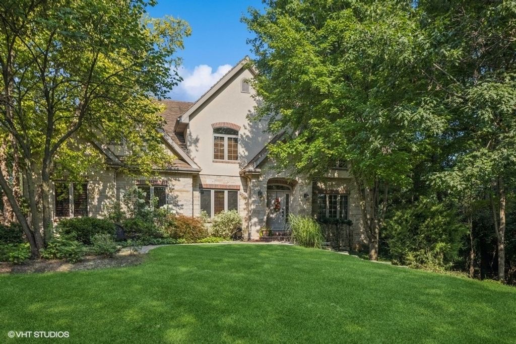 Photo for 9032 Wolf Road, Willow Springs, IL 60480 (MLS # 12438507)