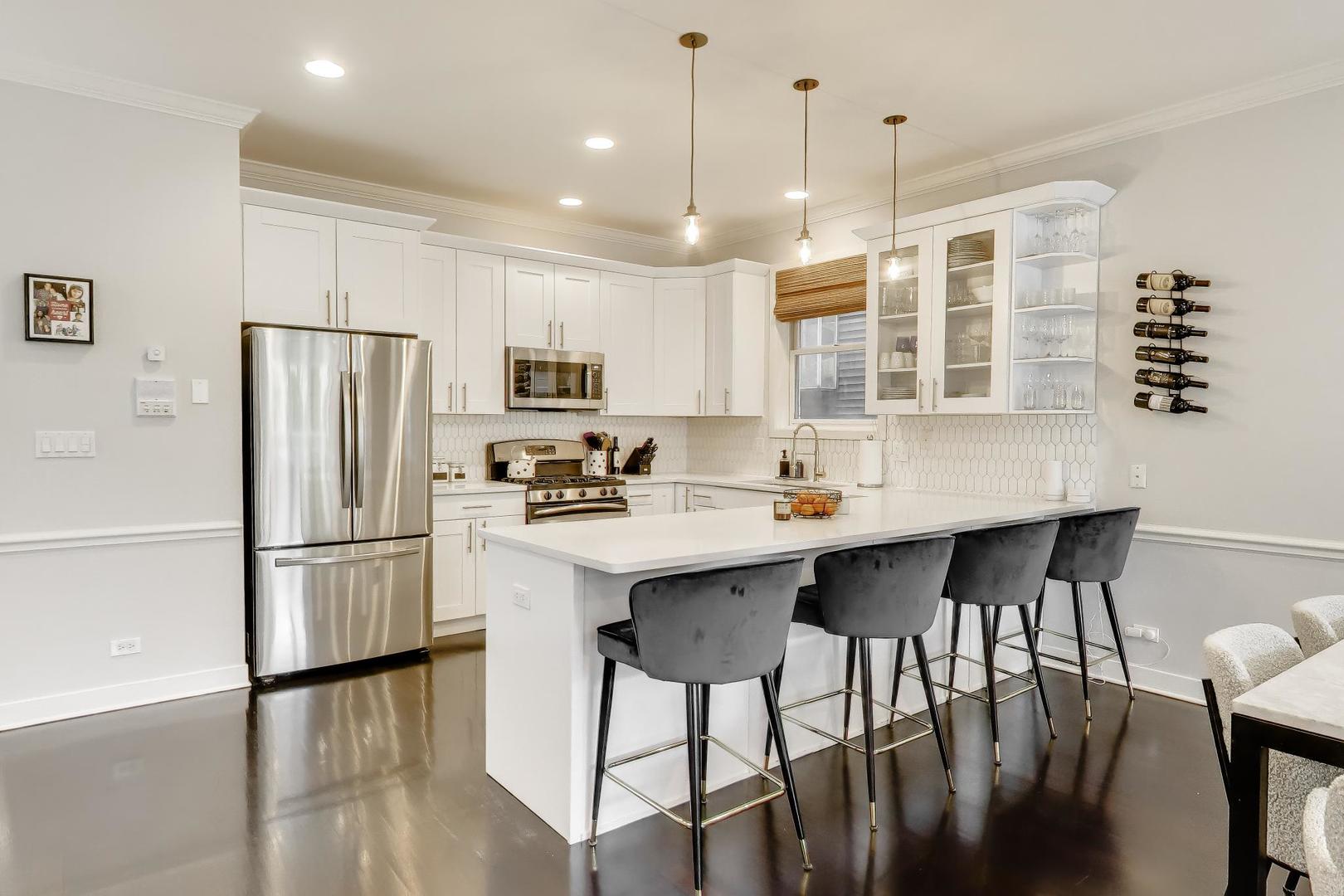 1638 W Diversey Parkway 1