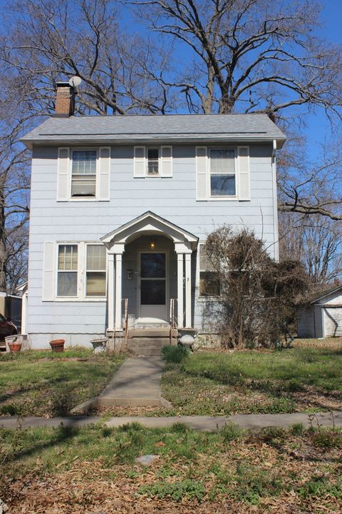 Photo of 804 E 4th Street E, Centralia, IL 62801 (MLS # 12604514)