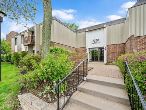 Property photo of 7360 Fairview Avenue 103, Downers Grove, IL 60516