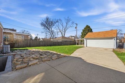 Tiny photo for 1946 Portsmouth Avenue, Westchester, IL 60154 (MLS # 12604860)