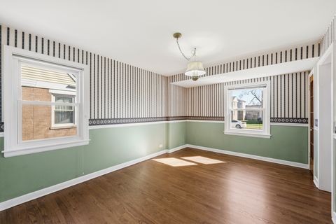 Tiny photo for 1946 Portsmouth Avenue, Westchester, IL 60154 (MLS # 12604860)