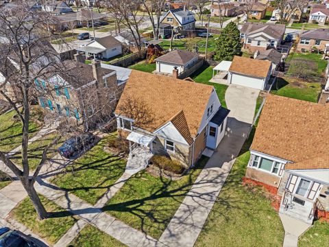 Tiny photo for 1946 Portsmouth Avenue, Westchester, IL 60154 (MLS # 12604860)