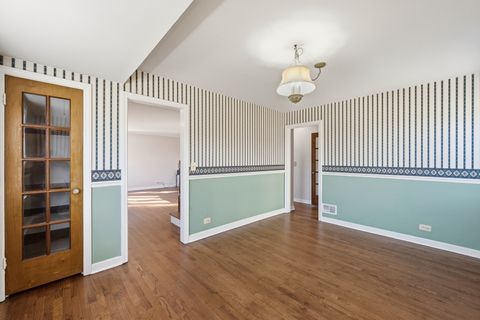 Tiny photo for 1946 Portsmouth Avenue, Westchester, IL 60154 (MLS # 12604860)