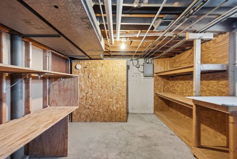 Tiny photo for 1946 Portsmouth Avenue, Westchester, IL 60154 (MLS # 12604860)