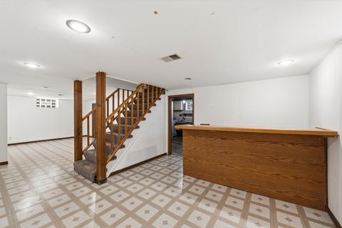 Tiny photo for 1946 Portsmouth Avenue, Westchester, IL 60154 (MLS # 12604860)