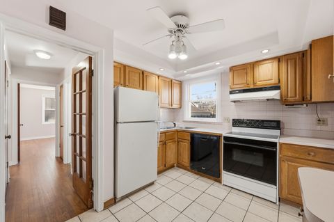 Tiny photo for 1946 Portsmouth Avenue, Westchester, IL 60154 (MLS # 12604860)