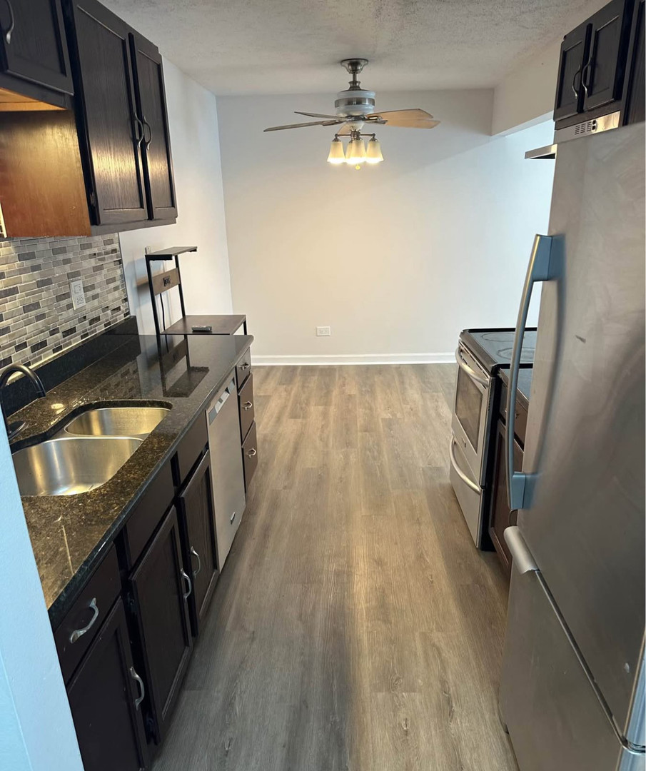 880 E Old Willow Road 175