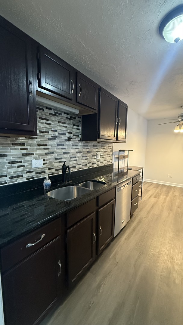 880 E Old Willow Road 175