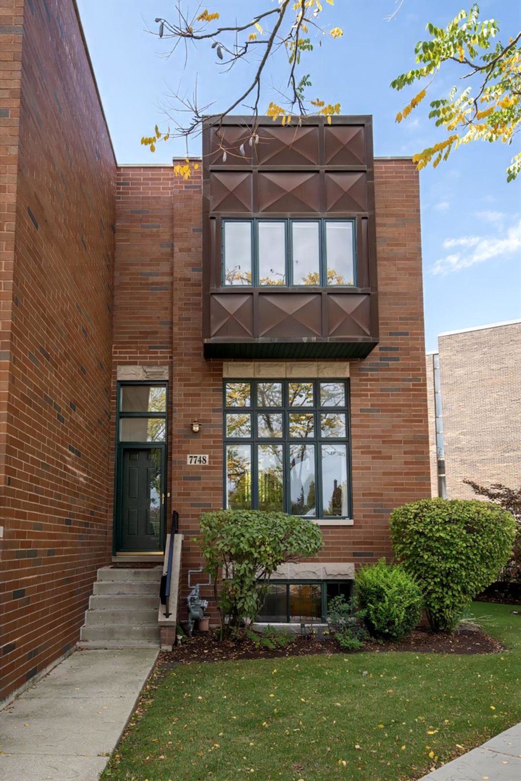 Photo for 7748 Lincoln Avenue, Skokie, IL 60077 (MLS # 12496547)