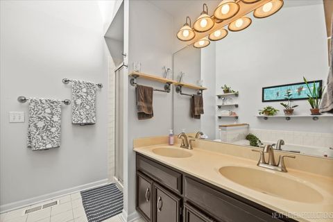 Tiny photo for 92 Red Fox Run, Montgomery, IL 60538 (MLS # 12512461)