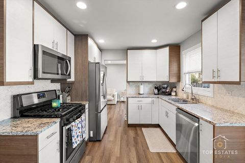 Tiny photo for 251 Signature Drive, Bloomingdale, IL 60108 (MLS # 12521285)