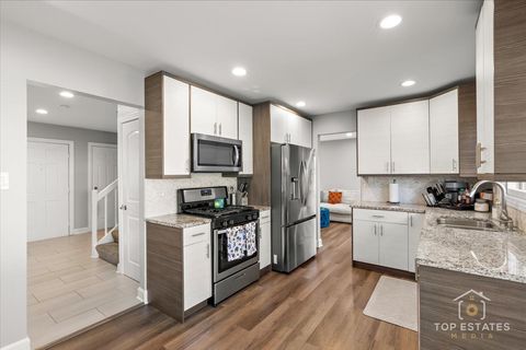 Tiny photo for 251 Signature Drive, Bloomingdale, IL 60108 (MLS # 12521285)