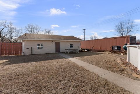 Tiny photo for 303 Jefferson Street, New Boston, IL 61272 (MLS # 12622938)