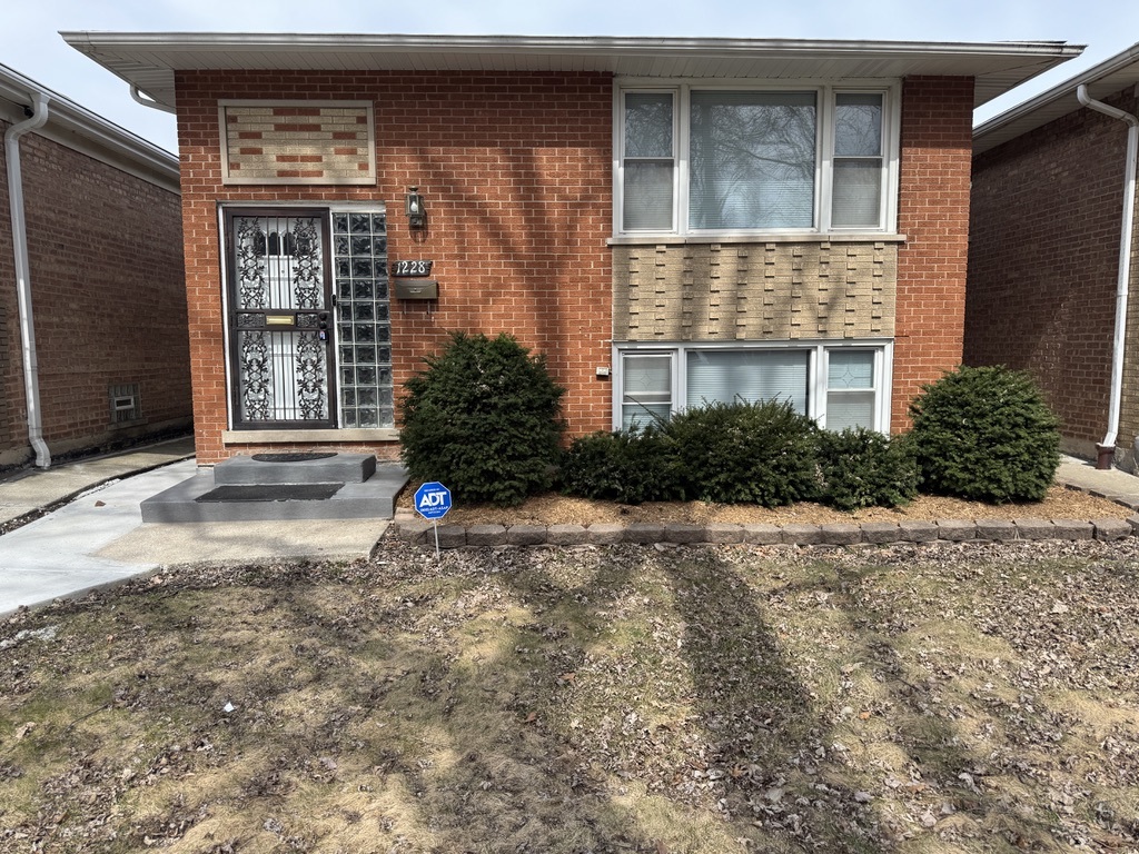 1228 E 87th Place