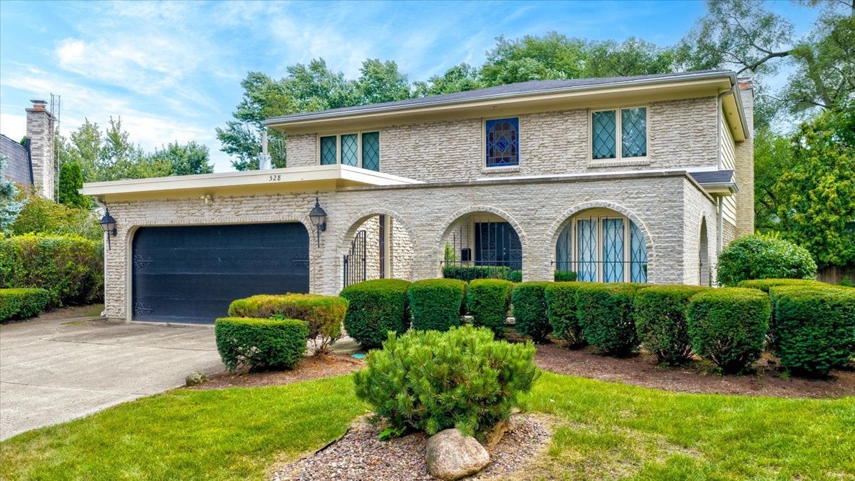 528 Hunter Court