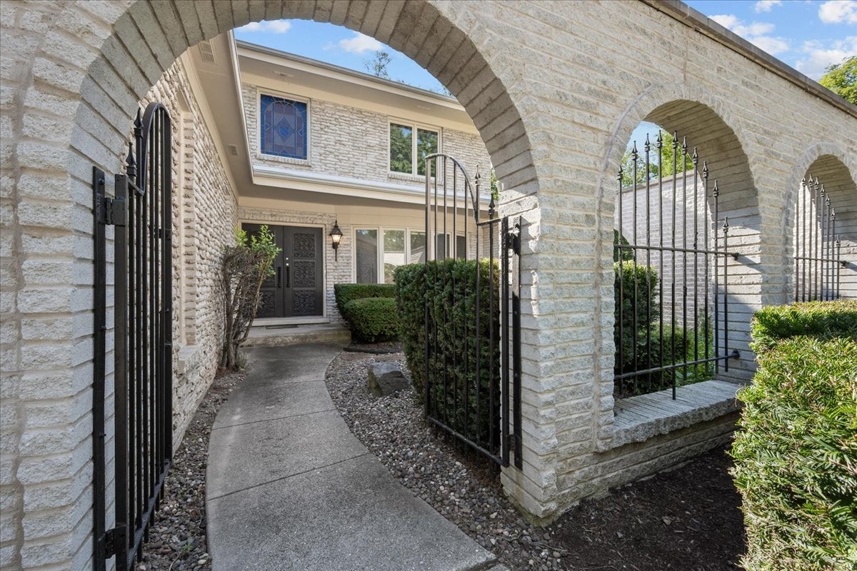 528 Hunter Court