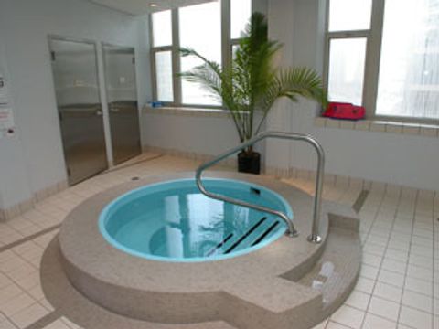 Tiny photo for 25 E Superior Street #605, Chicago, IL 60611 (MLS # 12450224)