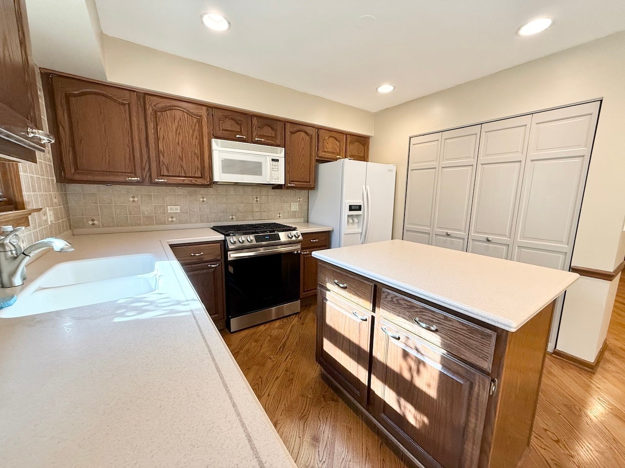 879 N Auburn Woods Drive
