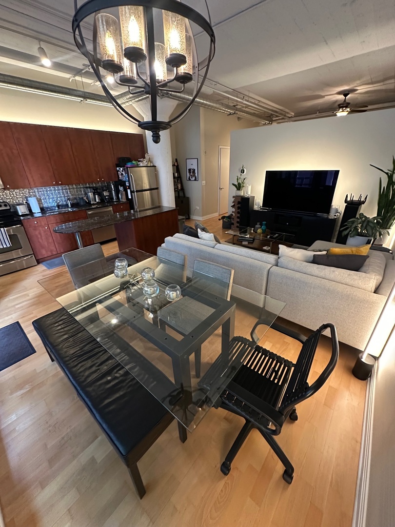 565 W Quincy Street 604