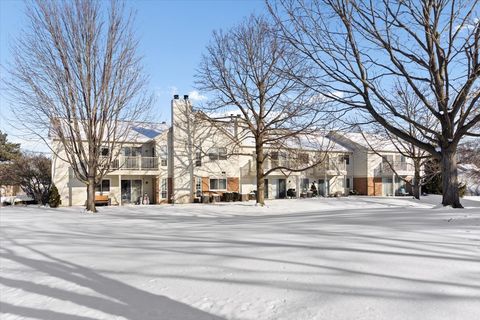 Tiny photo for 1606 Stratford Court #C2, Wheeling, IL 60090 (MLS # 12582206)