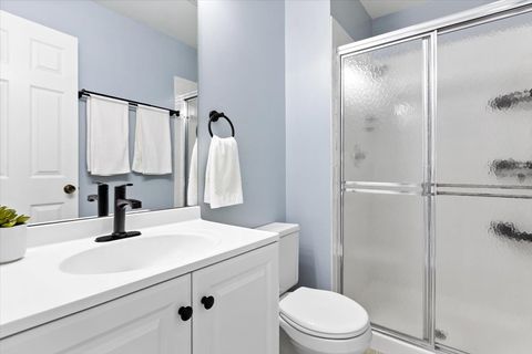 Tiny photo for 1606 Stratford Court #C2, Wheeling, IL 60090 (MLS # 12582206)