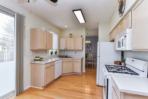 Tiny photo for 2414 SAVOY Court, Aurora, IL 60503 (MLS # 12592483)