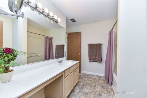 Tiny photo for 2414 SAVOY Court, Aurora, IL 60503 (MLS # 12592483)