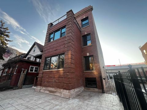 4716 N Winthrop Avenue BASEMENT Chicago IL 60640