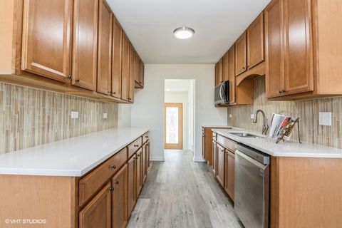 Tiny photo for 1142 E 159th Place, South Holland, IL 60473 (MLS # 12615100)