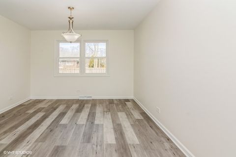 Tiny photo for 1142 E 159th Place, South Holland, IL 60473 (MLS # 12615100)