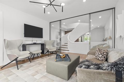 Tiny photo for 149 Kenilworth Avenue, Kenilworth, IL 60043 (MLS # 12384169)