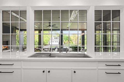 Tiny photo for 149 Kenilworth Avenue, Kenilworth, IL 60043 (MLS # 12384169)