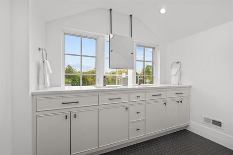 Tiny photo for 149 Kenilworth Avenue, Kenilworth, IL 60043 (MLS # 12384169)