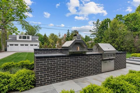Tiny photo for 149 Kenilworth Avenue, Kenilworth, IL 60043 (MLS # 12384169)