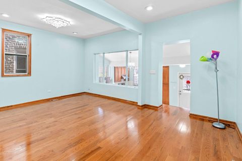 Tiny photo for 3154 S Canal Street, Chicago, IL 60616 (MLS # 12686547)