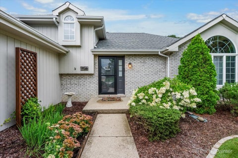 Tiny photo for 708 Ravinia Drive, Shorewood, IL 60404 (MLS # 12730039)