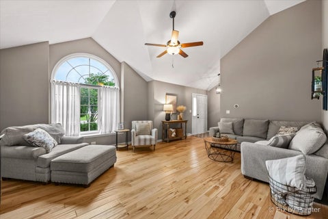 Tiny photo for 708 Ravinia Drive, Shorewood, IL 60404 (MLS # 12730039)