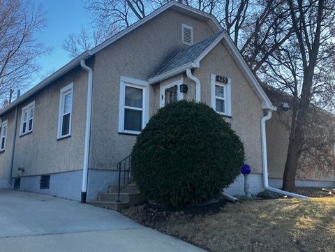 Photo of 425 E Dakota Street, Spring Valley, IL 61362 (MLS # 12588356)