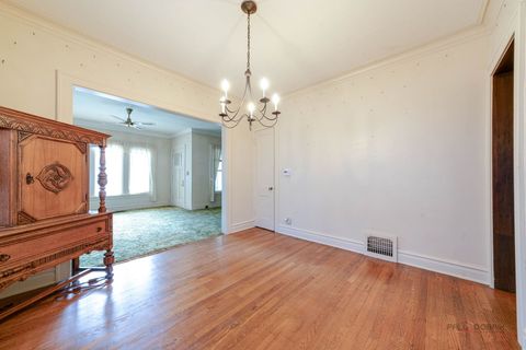 Tiny photo for 308 Mckinley Avenue, Libertyville, IL 60048 (MLS # 12493808)
