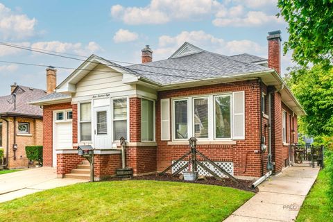 Tiny photo for 308 Mckinley Avenue, Libertyville, IL 60048 (MLS # 12493808)