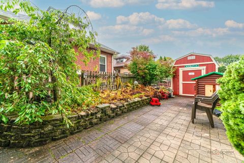 Tiny photo for 308 Mckinley Avenue, Libertyville, IL 60048 (MLS # 12493808)