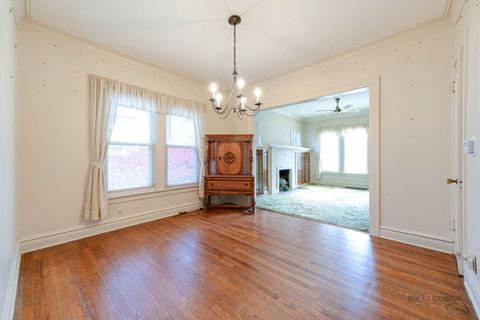 Tiny photo for 308 Mckinley Avenue, Libertyville, IL 60048 (MLS # 12493808)