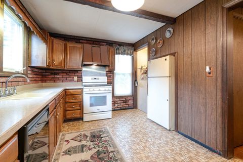 Tiny photo for 308 Mckinley Avenue, Libertyville, IL 60048 (MLS # 12493808)