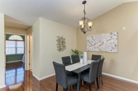 Tiny photo for 833 HAVENSHIRE Road #833, Naperville, IL 60565 (MLS # 12594150)