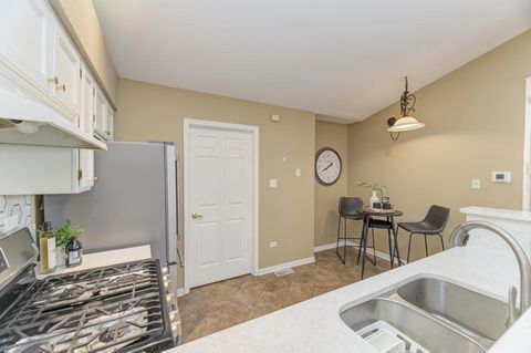 Tiny photo for 833 HAVENSHIRE Road #833, Naperville, IL 60565 (MLS # 12594150)