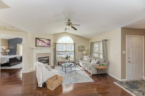 Tiny photo for 833 HAVENSHIRE Road #833, Naperville, IL 60565 (MLS # 12594150)